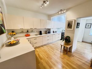 Kitchen- click for photo gallery